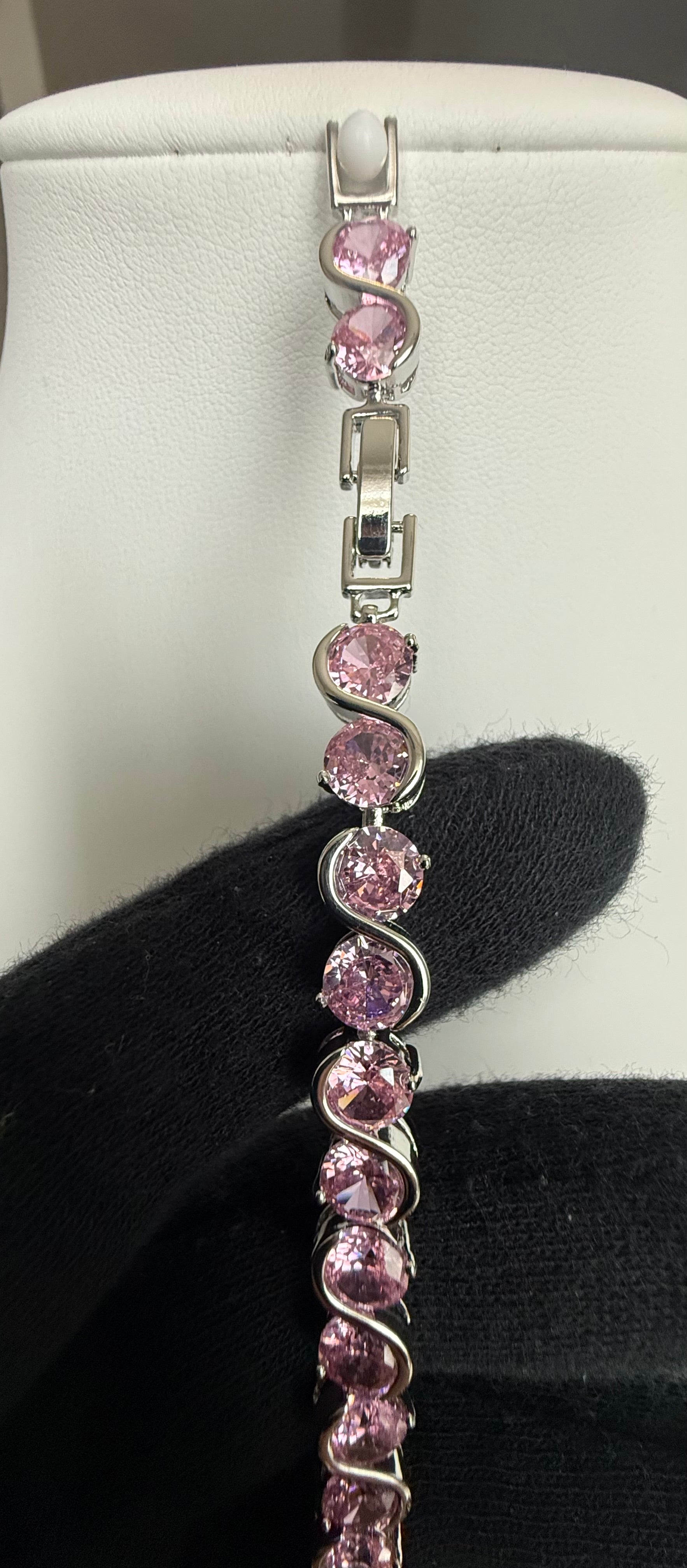 Pink Round-Cut Crystal Infinity Link Bracelet – Silver Tone Elegant Jewelry 7136