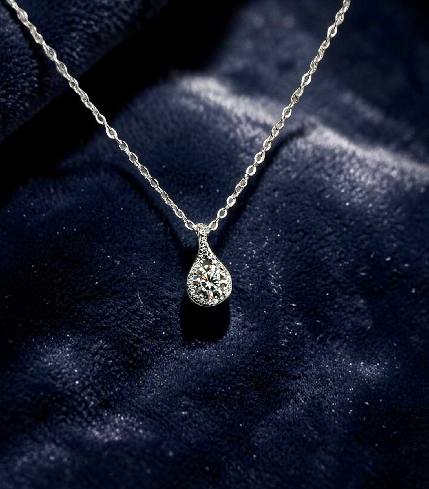 1 Carat Round Moissanite Teardrop Pendant Necklace – Silver Tone Halo Necklace with GRA Certificate & Jewelry Box 7064