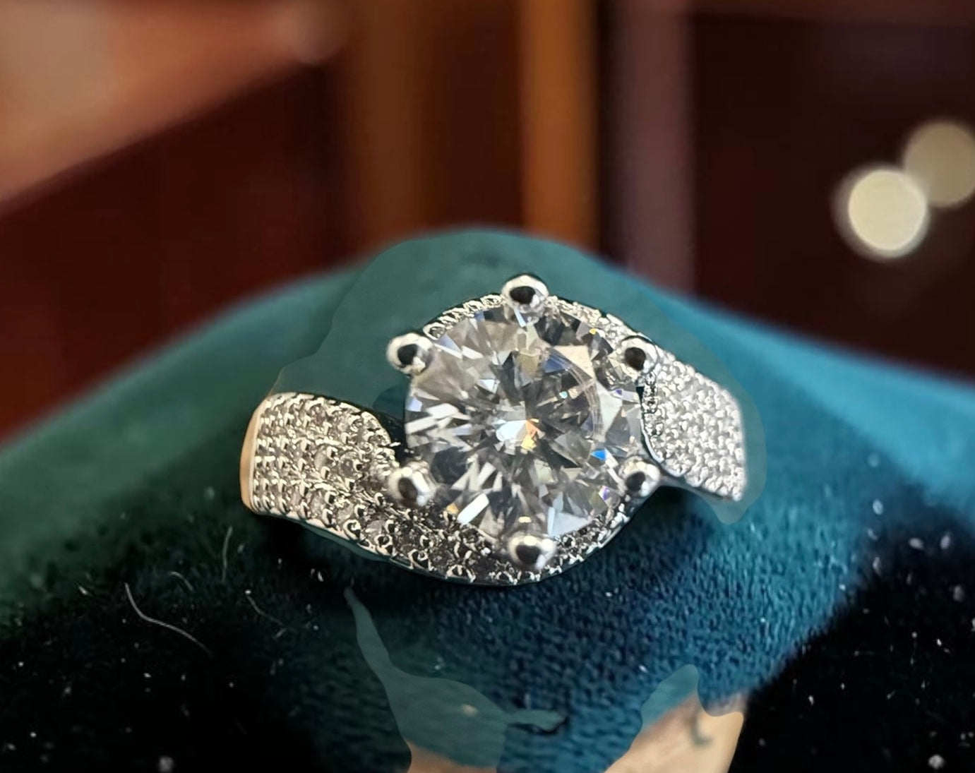 Adjustable Moissanite Statement Ring for Women – Round Cut Crossover Pavé Ring, High-Quality Brass, GRA Certificate & Gift Box Included 7056