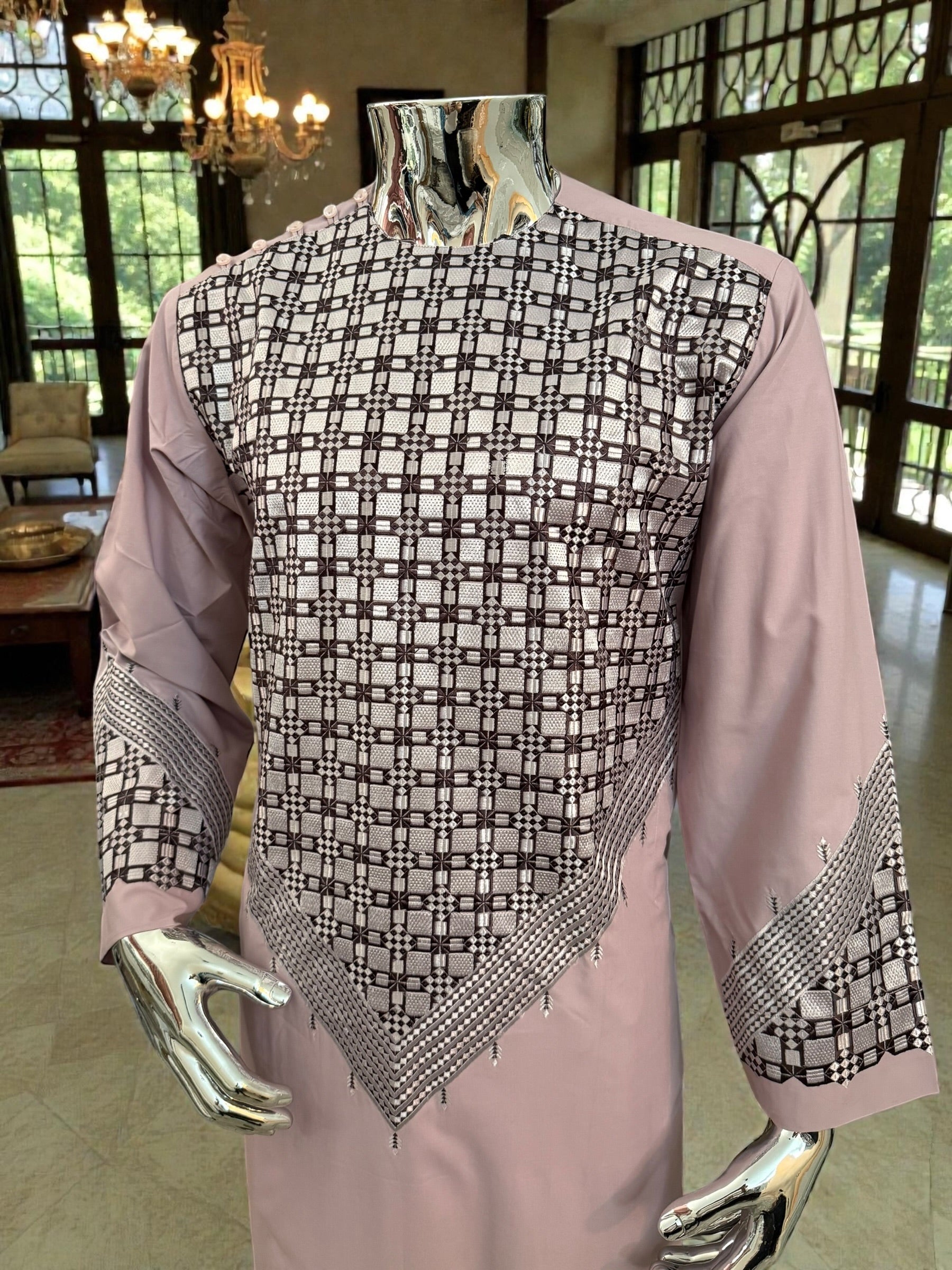 Small Men’s Dusty Rose Parahan Tumban with Black and Silver Geometric Embroidery – Afghan Traditional Outfit