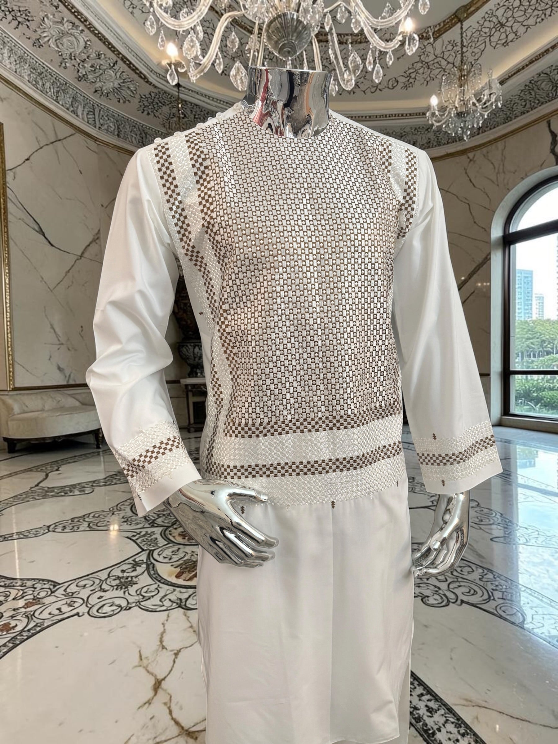 Small Off White Machine Embroidery Yakhan Parahan Tunban – Premium Afghan Traditional Outfit