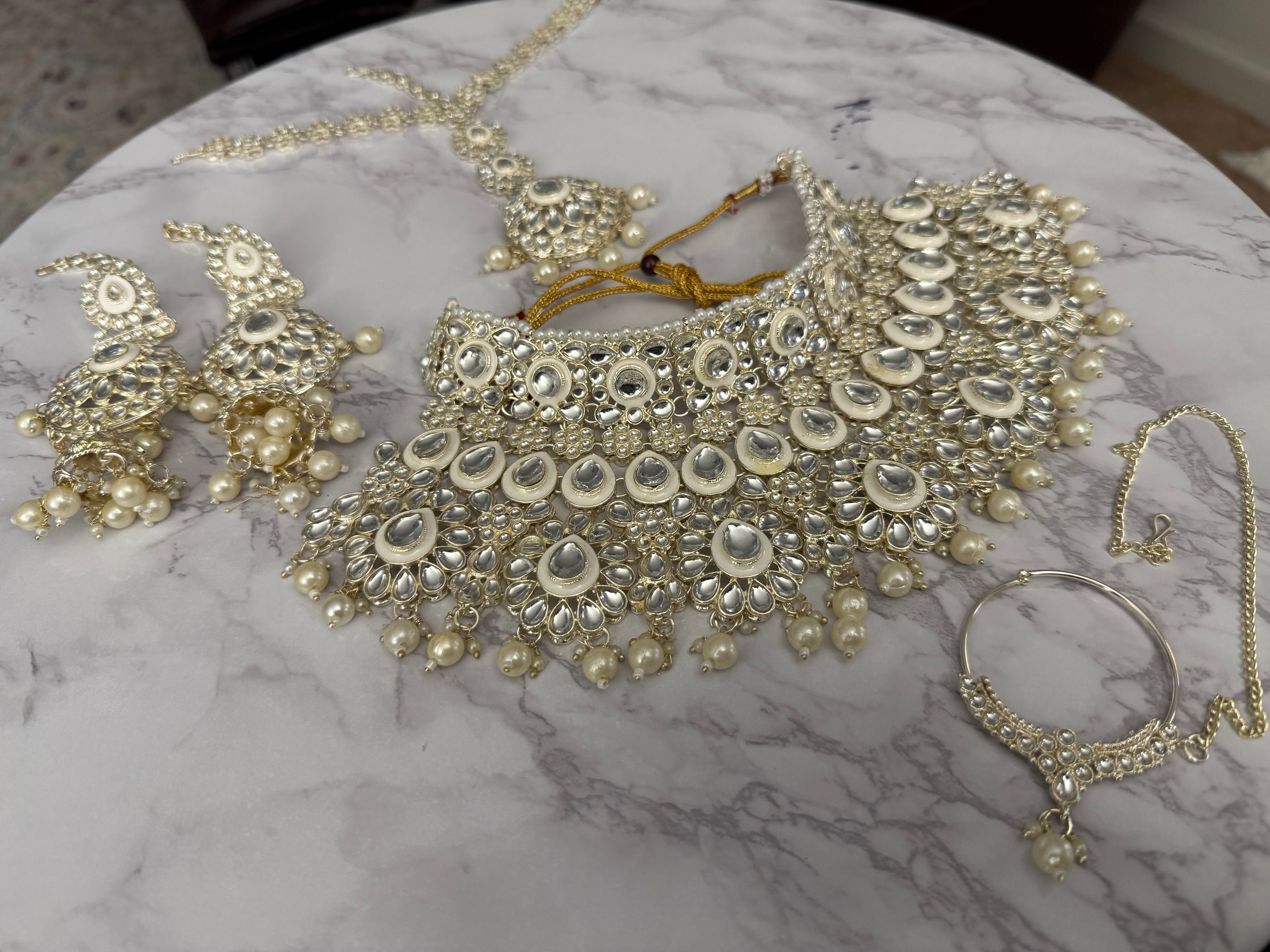 4-Piece Silver-Tone Kundan Bridal Choker Jewelry Set with Earrings, Nose Ring & Sheeshphool 027