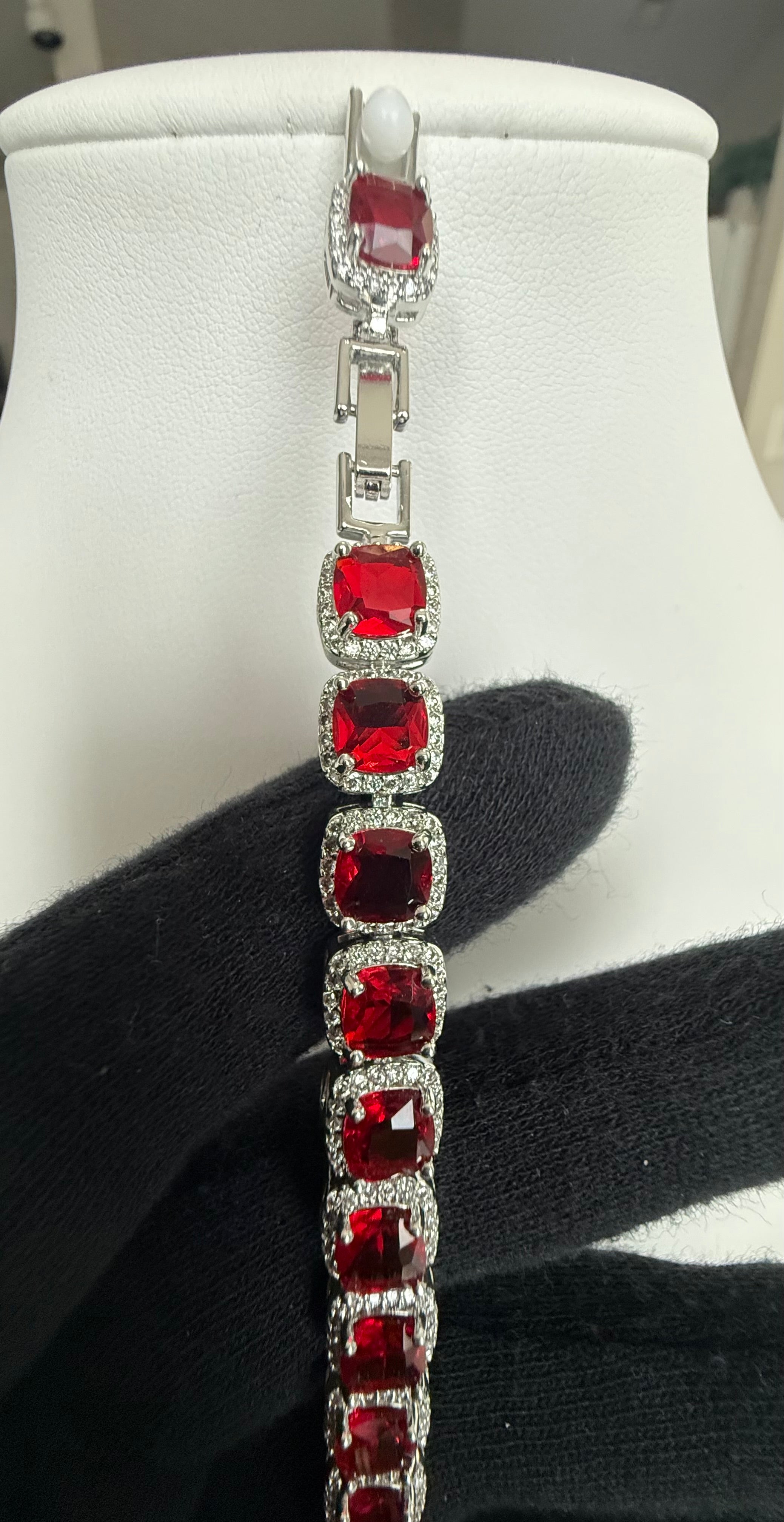 Ruby Red Cushion-Cut Crystal Halo Link Bracelet – Silver Tone Statement Jewelry 7134