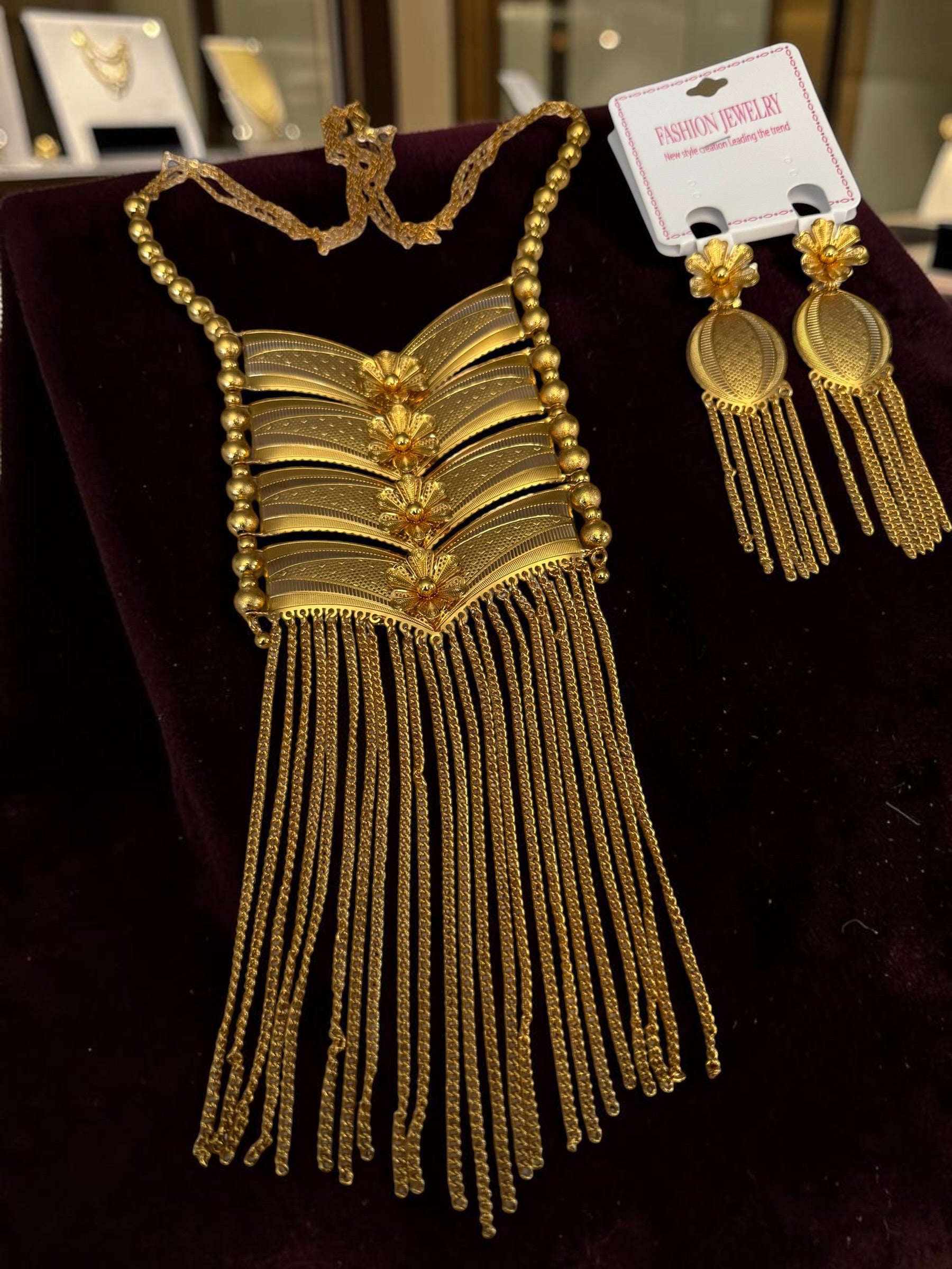 24K Gold-Plated Arab Middle Eastern Floral Fringe Necklace & Earrings Set. 060