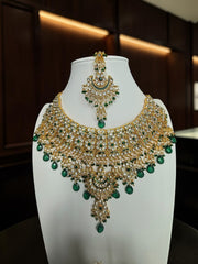 Emerald Green Kundan Bridal Jewelry Set – Gold Tone Indian Pakistani Afghan Wedding Necklace Set with Earrings & Maang Tikka | Jewelry Gift Box Included 7016