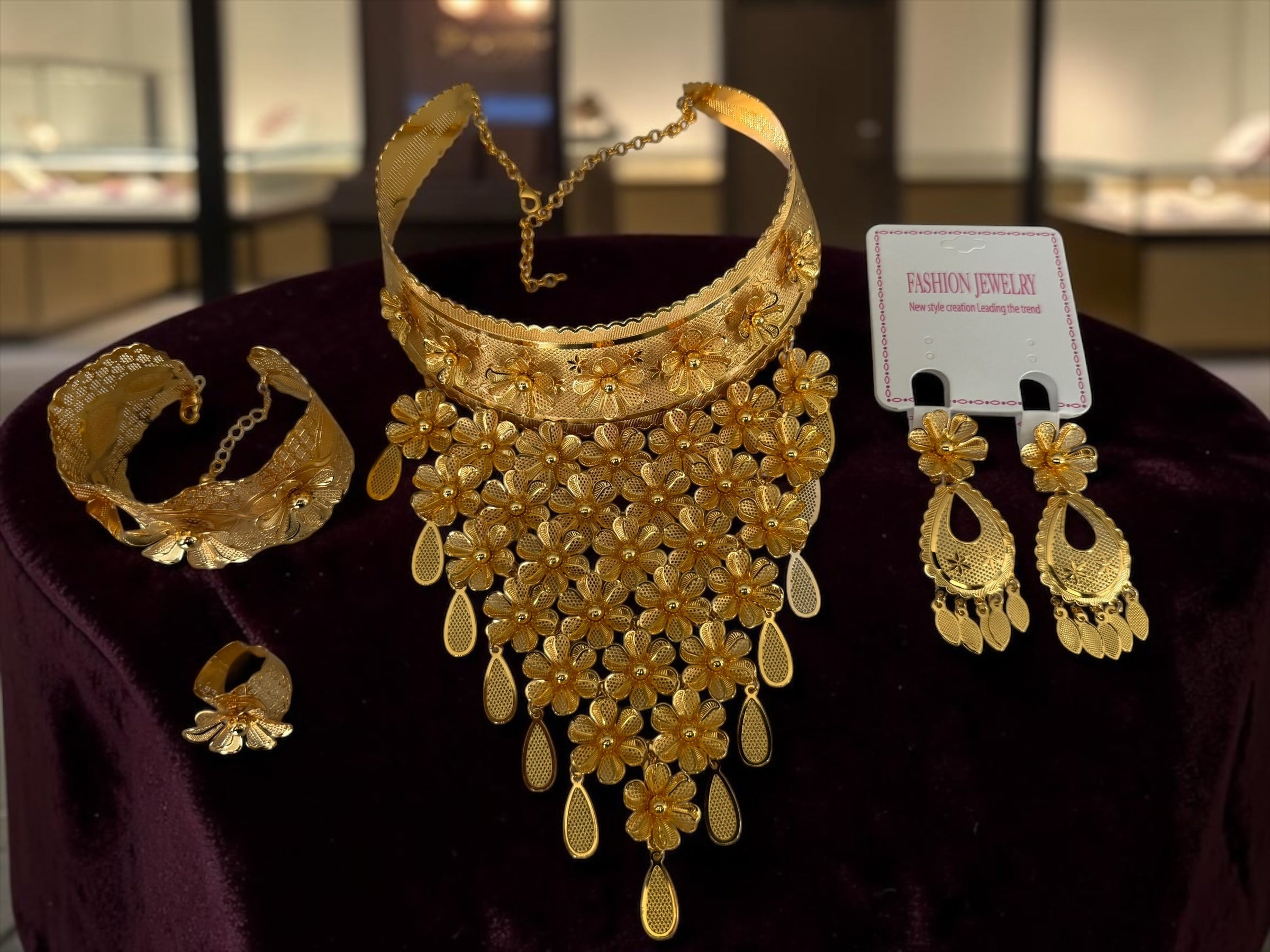 24K Gold-Plated Floral Bridal Jewelry Set – Necklace, Earrings, Bracelet & Ring 039
