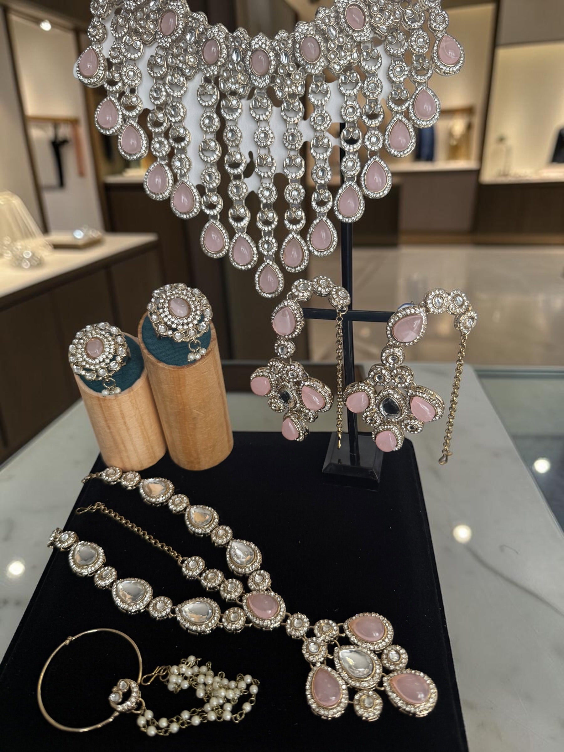 Luxury 6-Piece Blush Pink Indian Bridal Jewelry Set – Kundan Necklace, Earrings, Sheeshphool, Nath & 2 Adjustable Rings | Brass Alloy | 2 Gift Boxes 6063