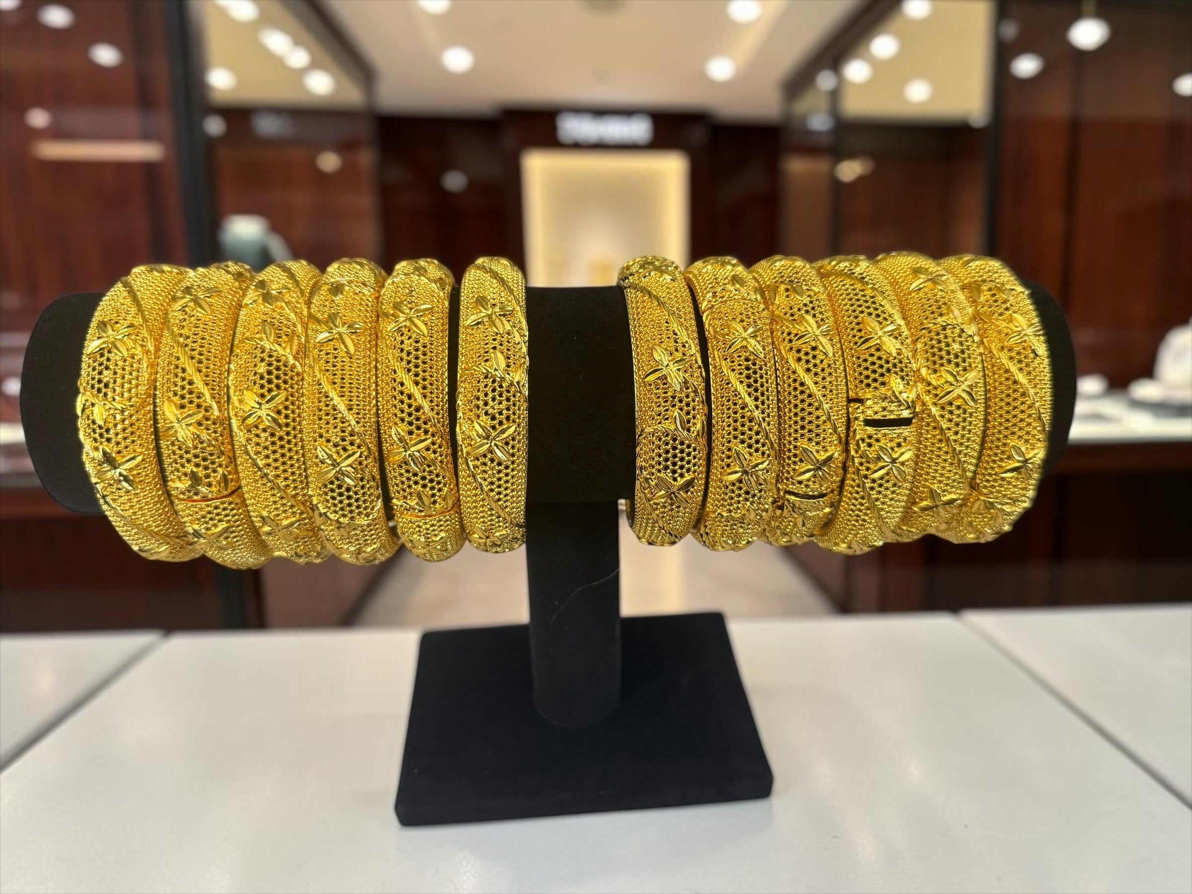 Women’s Gold-Tone Copper Floral Bangle – Dubai-Inspired Textured Bracelet 035