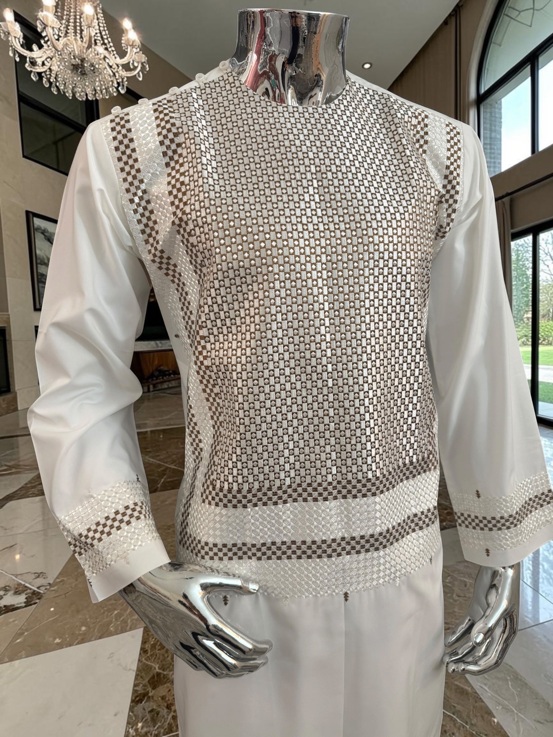 Small Off White Machine Embroidery Yakhan Parahan Tunban – Premium Afghan Traditional Outfit