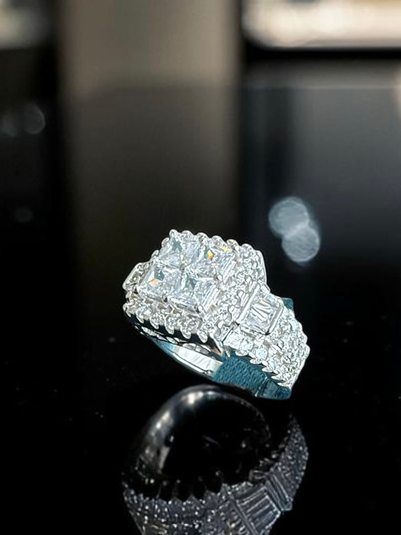 S925 Sterling Silver Princess Cut Halo Ring – Size 10 | Sparkling Statement Engagement Ring | Gift Box Included 043