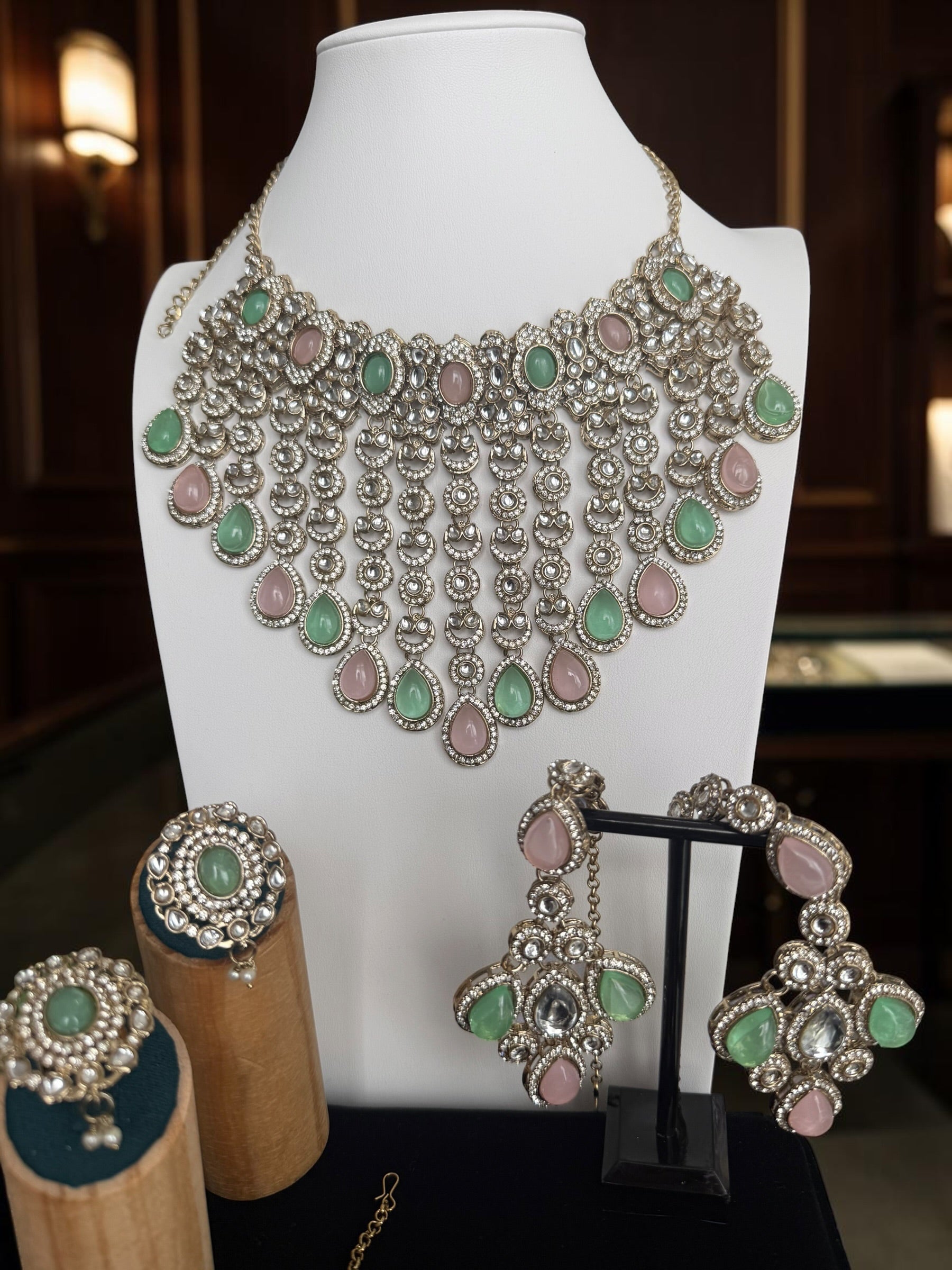 Luxury 6-Piece Mint Green & Blush Pink Indian Bridal Jewelry Set – Kundan Necklace, Earrings, Sheeshphool, Nath & 2 Adjustable Rings | 2 Gift Boxes 6065
