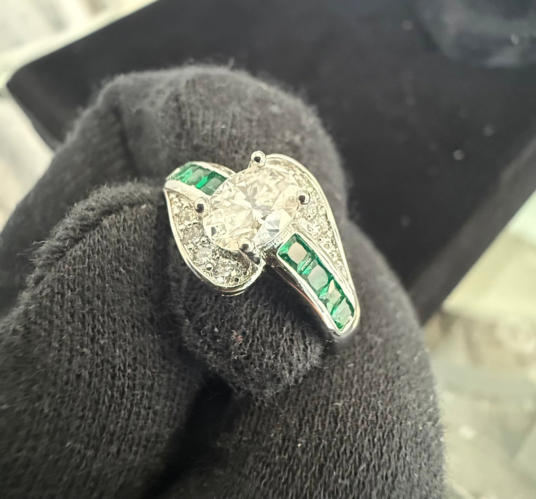 Women’s Moissanite Ring Size 5.5 – Sparkling Elegant Statement Ring. 6020