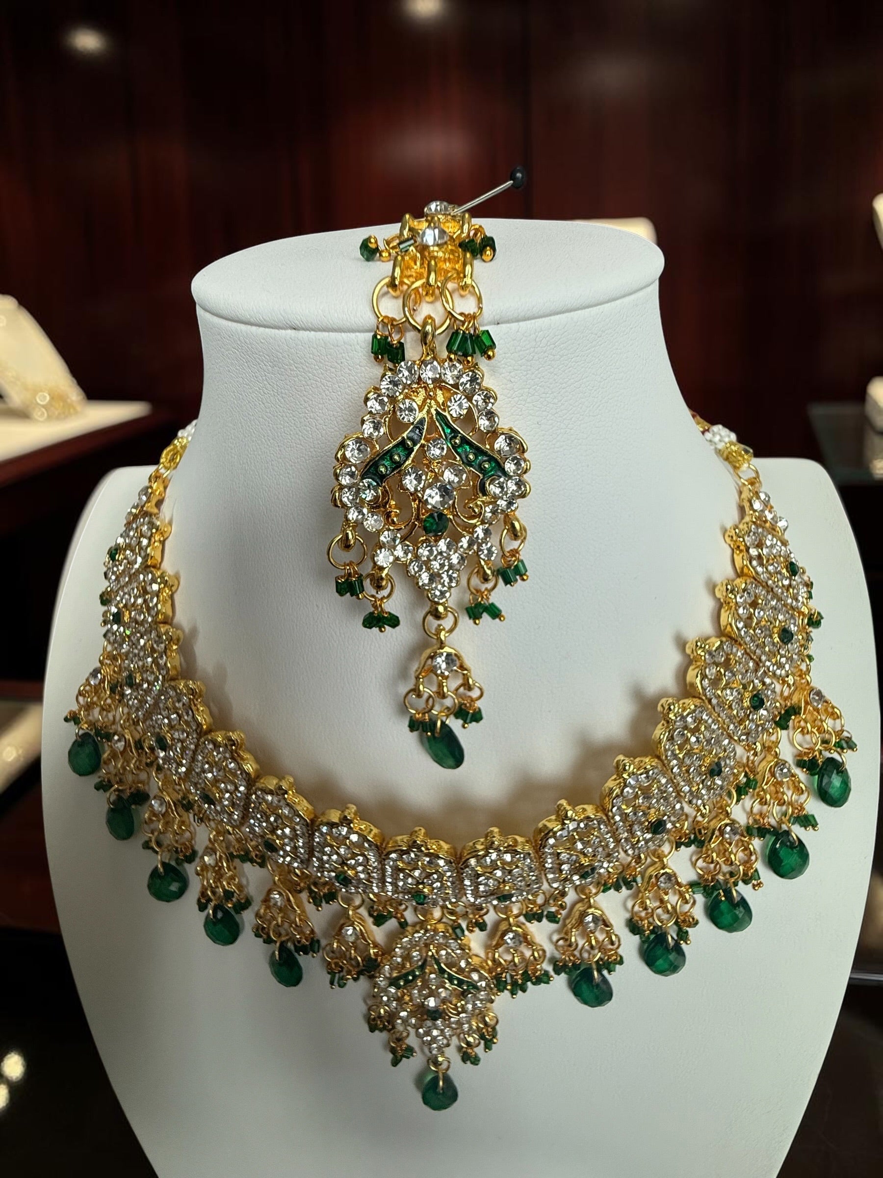 Emerald Green Kundan Bridal Jewelry Set – Gold Tone Indian Pakistani Afghan Wedding Necklace Set with Earrings & Maang Tikka | Jewelry Gift Box Included 7017