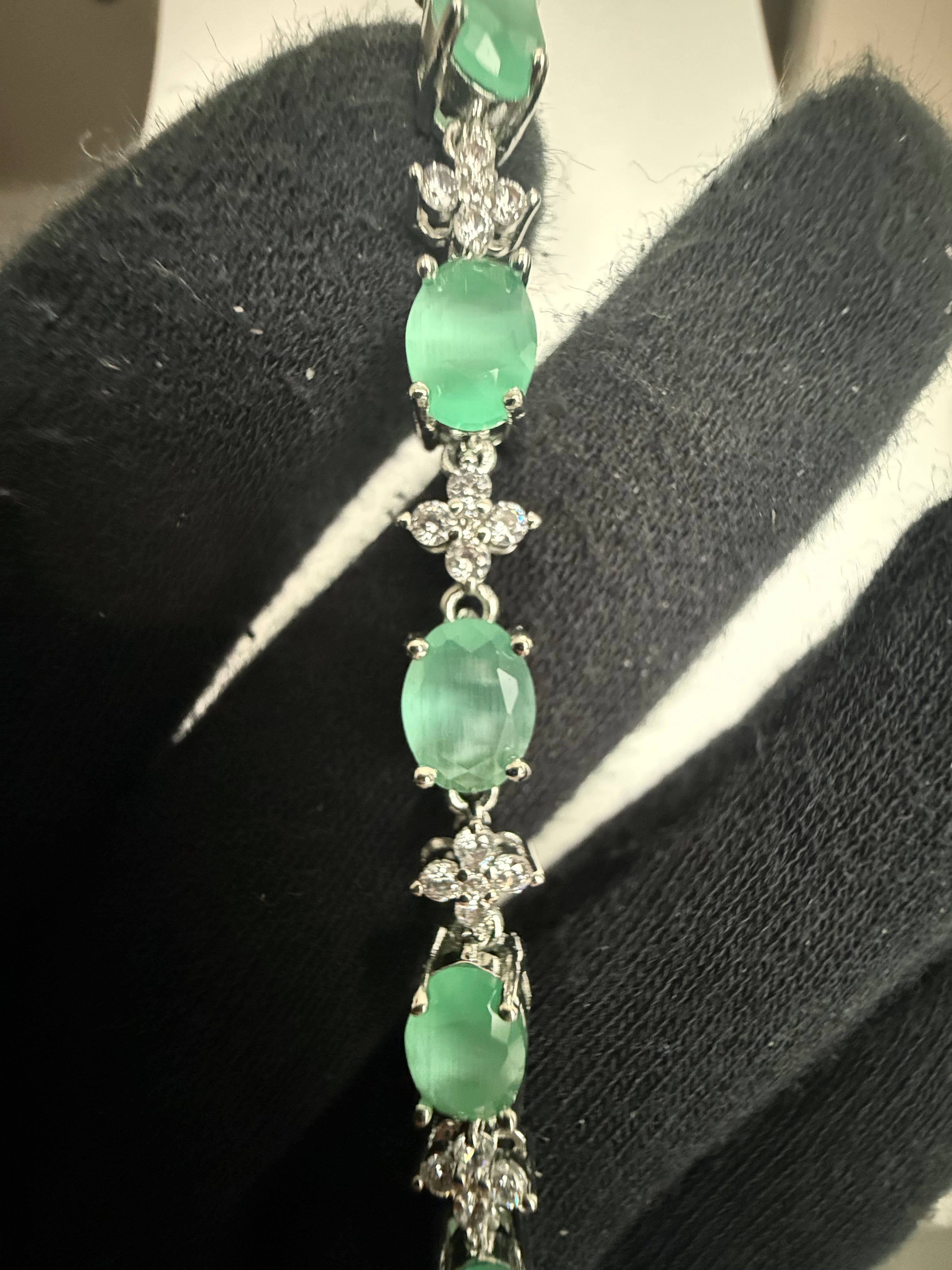 Mint Green Oval Crystal Link Bracelet – Silver-Tone Floral Accent Bracelet for Women 7125