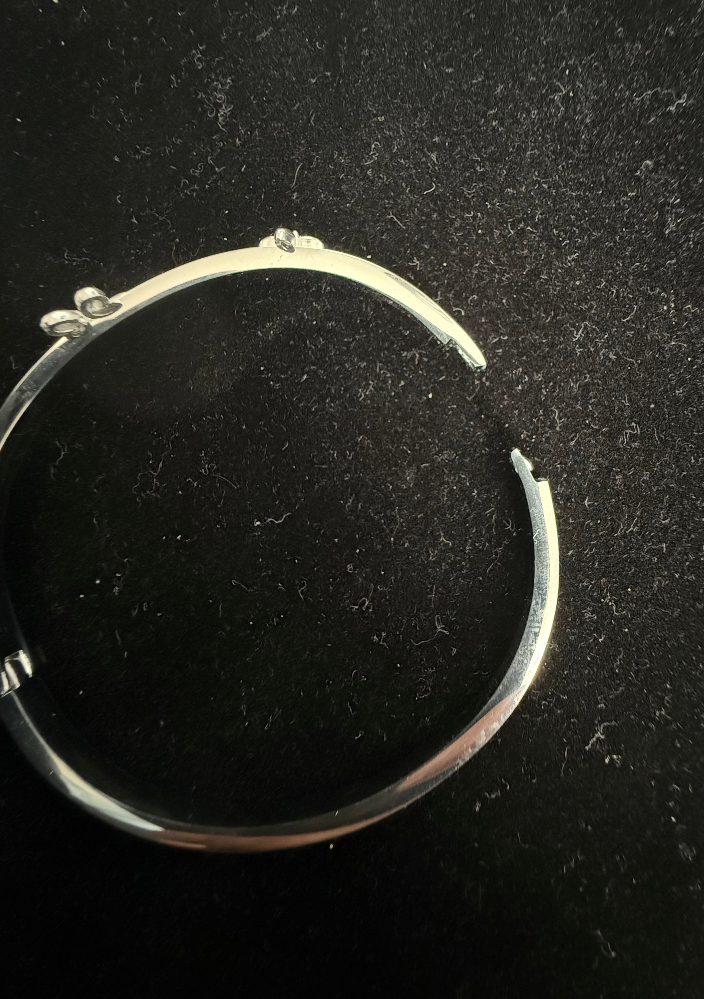 Stainless Steel Floral Crystal Bangle Bracelet – Gold or Silver