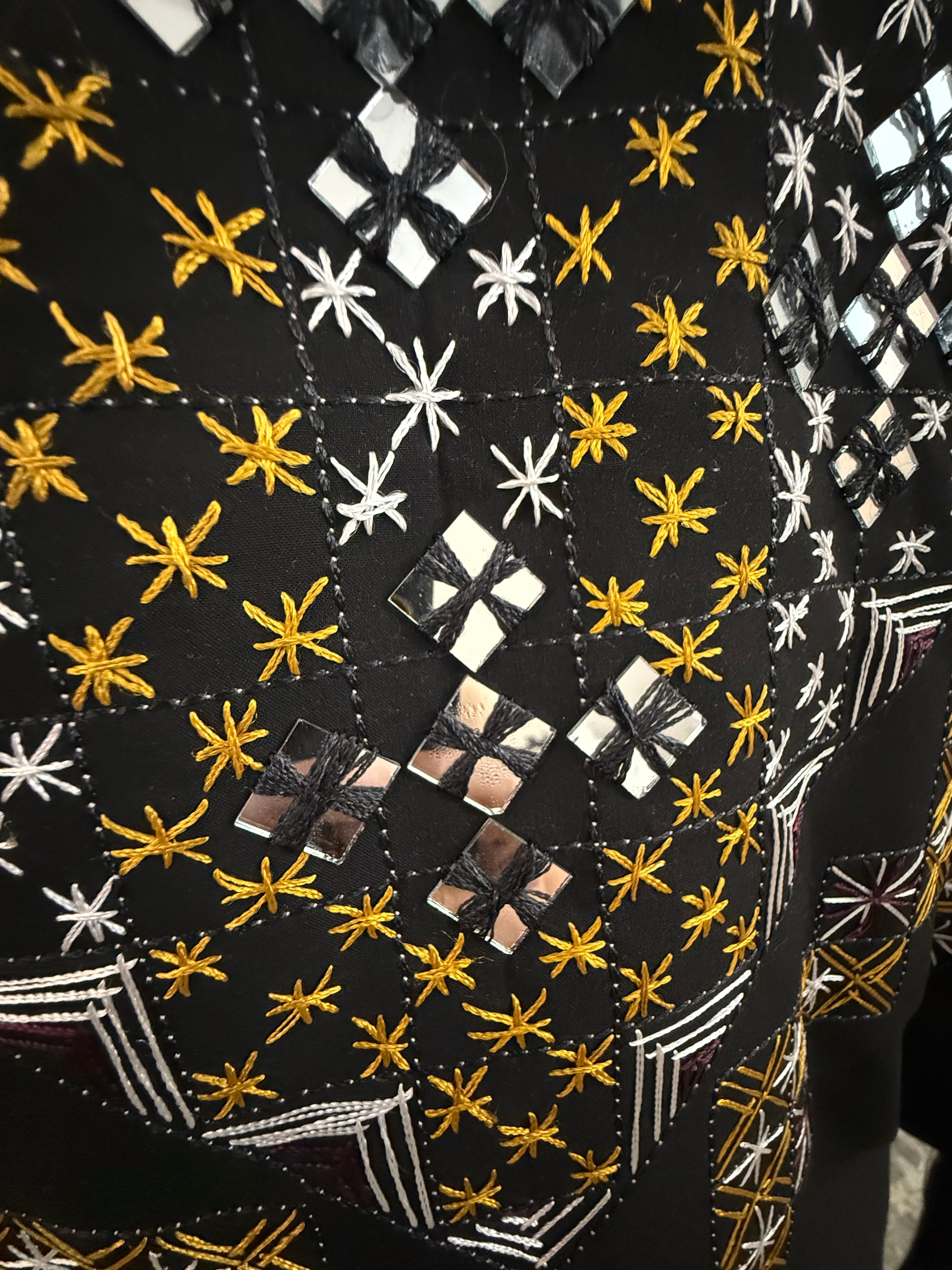 Medium Luqmaan Boutique Black Shesha Embroidery Parahan Tunban Set – Premium Afghan Traditional Wear