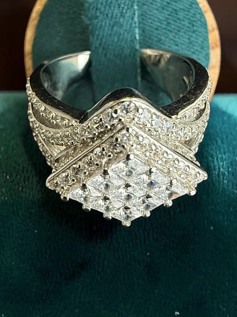 S925 Sterling Silver Princess Cut Cluster Statement Ring – Crisscross Halo Cocktail Ring – Size 10 044